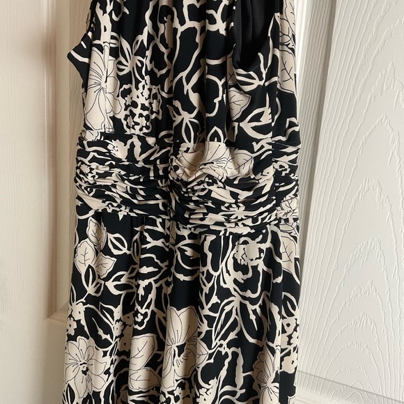 Evan-Picone Dress Black & Cream Floral Fit & Flare Halter Style Size 8P - Picture 7 of 11
